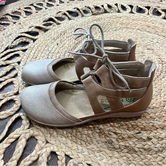 NAOT Women's Lace-up Kata Shoe Beige Lizard/Khaki/Arizona Tan - 39 US 8 - Picture 3 of 6